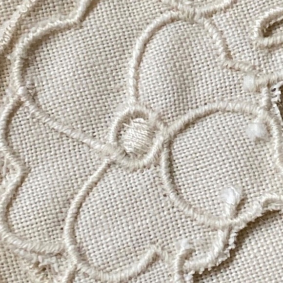 Vintage embroidered table placemats & napkins scallop edge "W-C designs" Set 4 - Picture 3 of 7